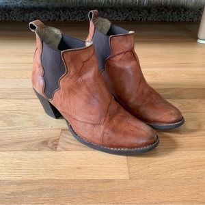 Frye Jackie Gore Brown Leather Western Cowgirl Ankle Booties